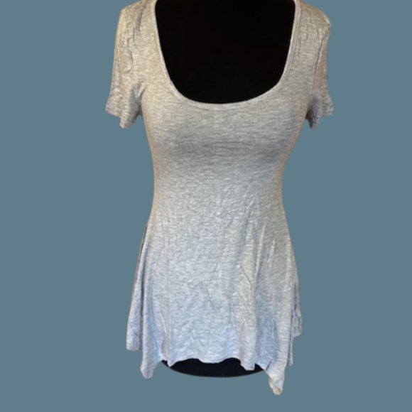 Zenana Outfitters Tops - Grey Sharkbite Shirt  T1450     NWT Boutique
